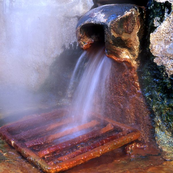 chaudes aigues thermes tourisme cantal lozere